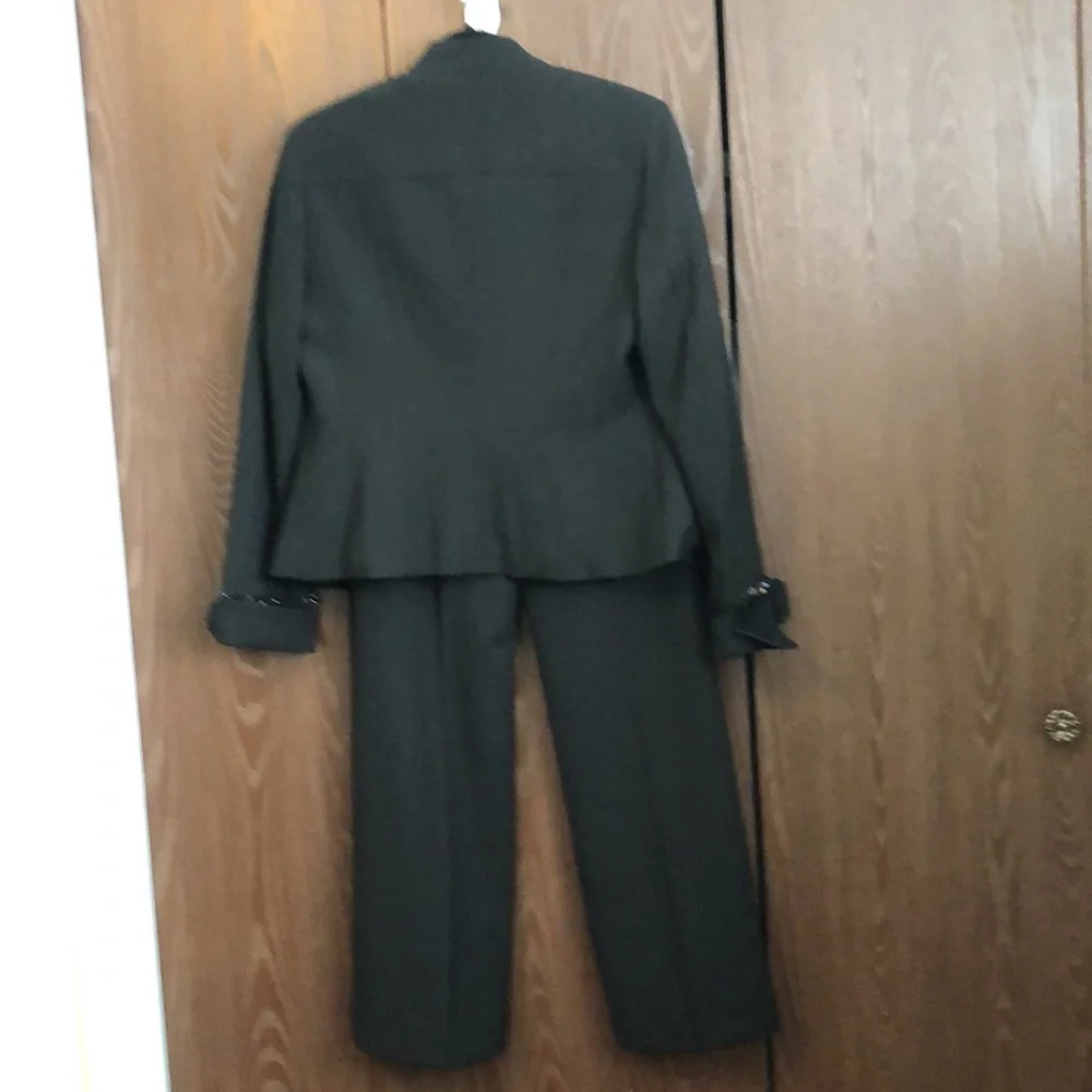 A.B. S. BY ALLEN SCHWARTZ HEAVY BLACK SUIT SIZE 10 BEADS ACCENT LINED NWOT#057 - Picture 2 of 16